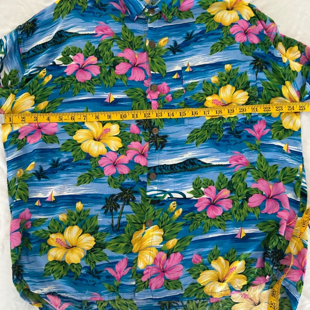 Rum Jungle Hawaiian Shirt. Made in Indonesia. Hibiscus flower/ocean print. XL